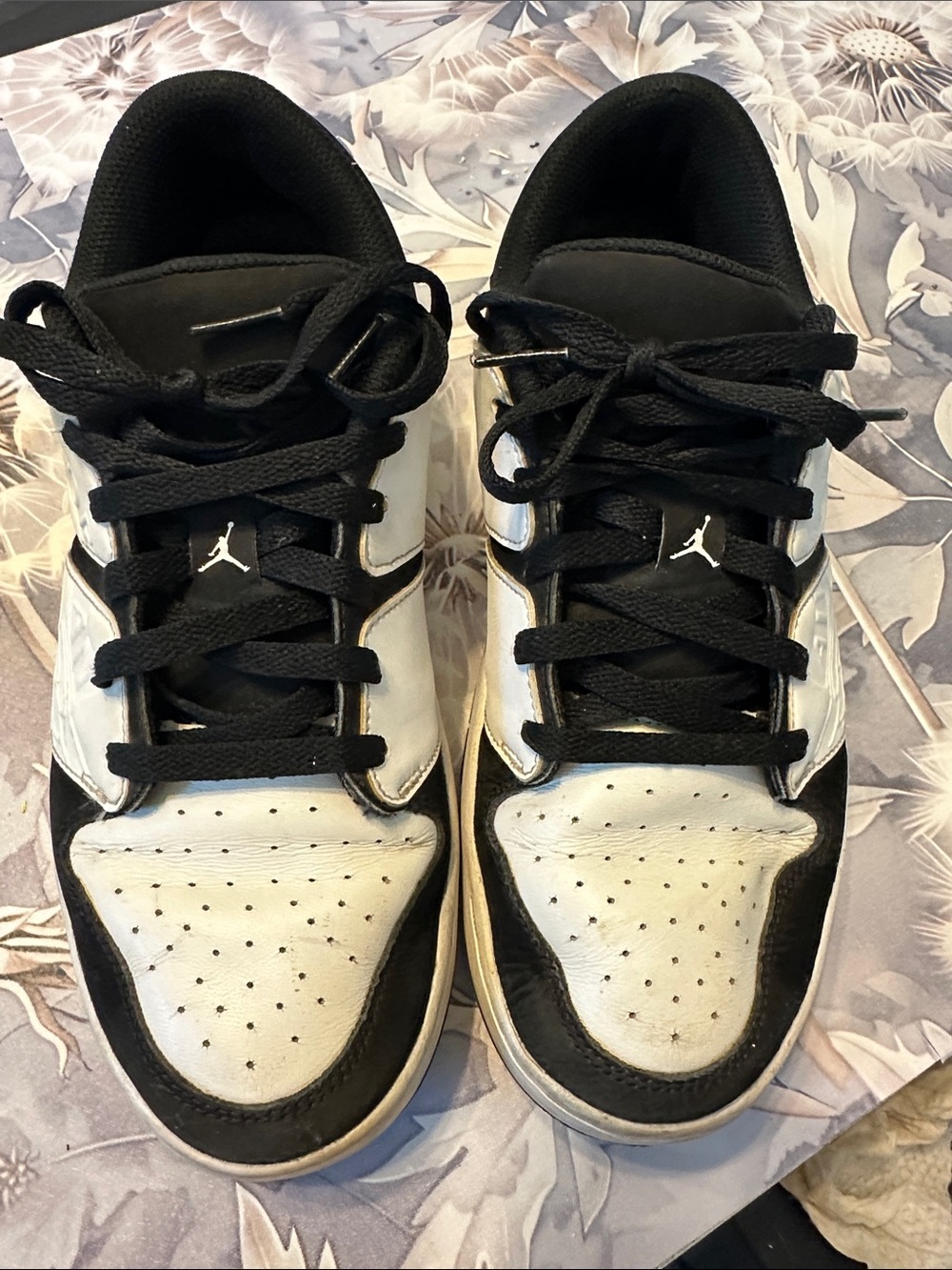 Nike Air Jordan Low-Top Sneakers - Black & White